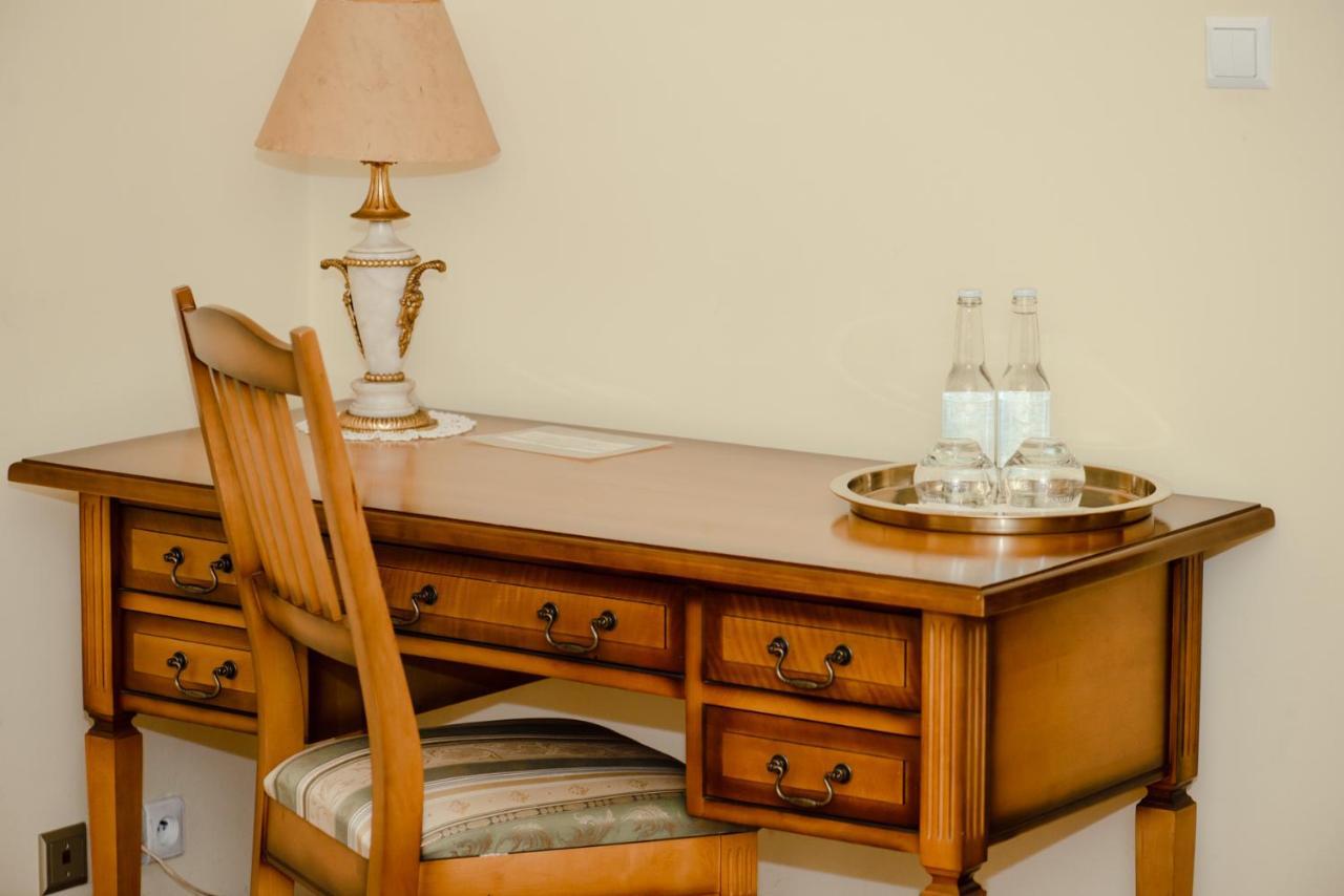 Palac W Malkowie Warta Ngoại thất bức ảnh